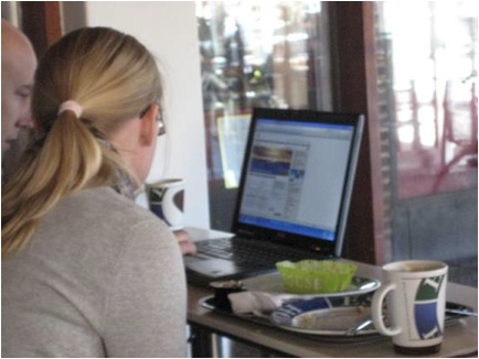 Figure 4: Mobile personal computing space: a lap top in a café.